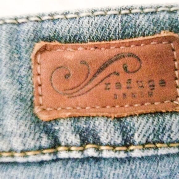 Refuge denim heavy distressing - Picture 3 of 7